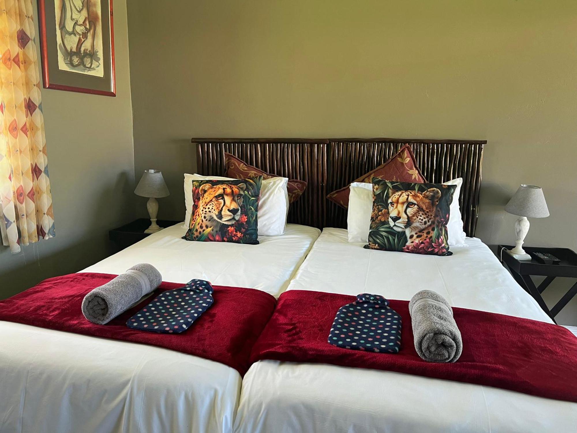 Farm stay Tenikwa Wildlife Centre & *
